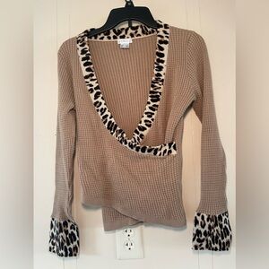 Leopard style casual dress shirt